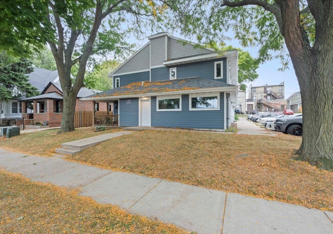 Building Photo - 1217 E Wilson St