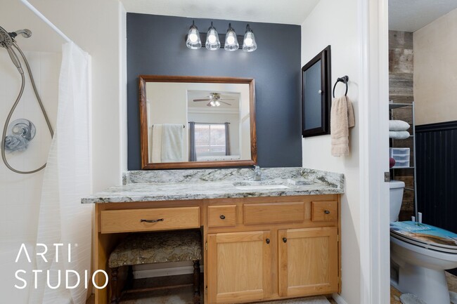 Building Photo - Furnished 3 Bedroom, 2 Bathroom Condo at T...