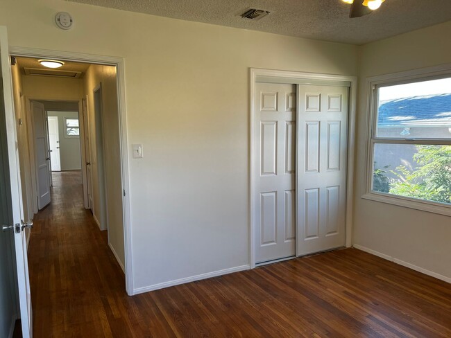 Building Photo - 3 Bed 2 Bath Home For Rent in an Excellent...