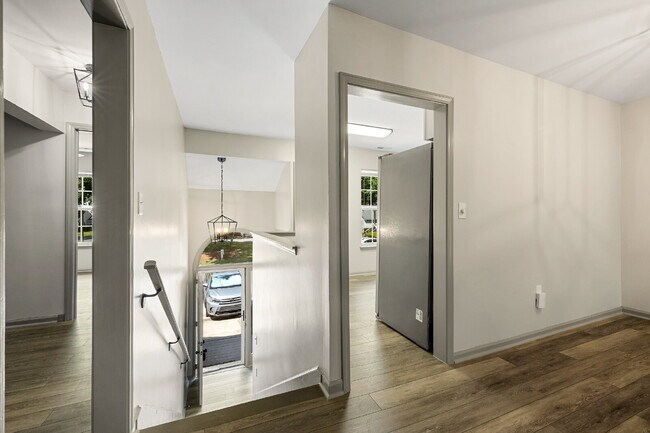 Building Photo - Fully Renovated 2 Bedroom 2 Bathroom Condo in Prime Rock Hill Location.