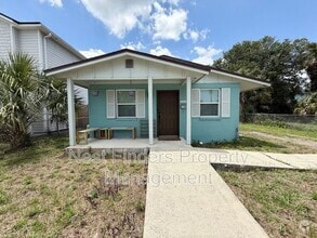 Building Photo - 216 9th St S