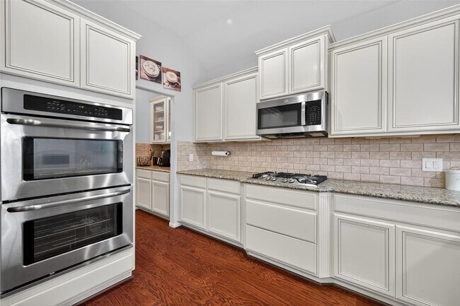Building Photo - 13935 Manobrook Ct