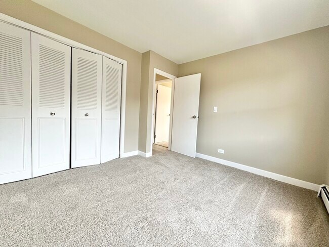 Building Photo - 915 Westmoreland Dr