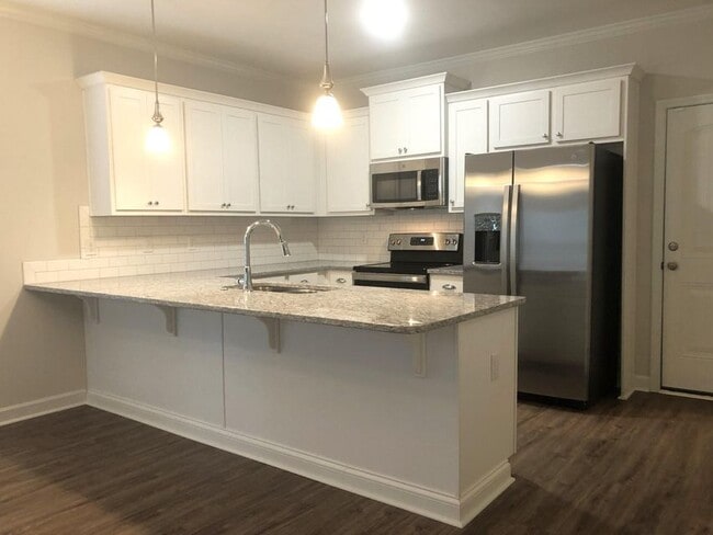 Building Photo - 3038 Stanhope Dr