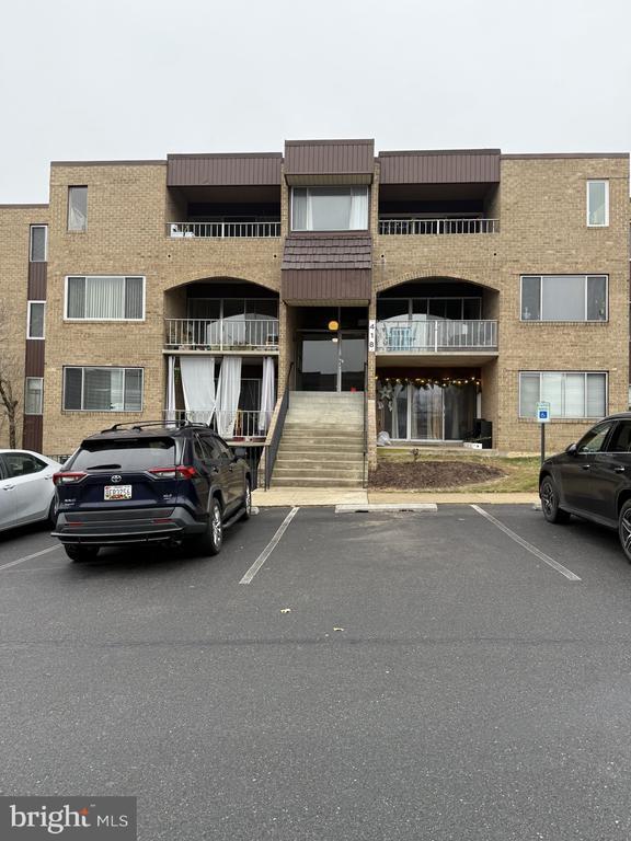 Building Photo - 418 Girard St