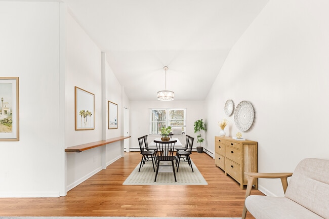 Building Photo - 10 Peaceful Ln