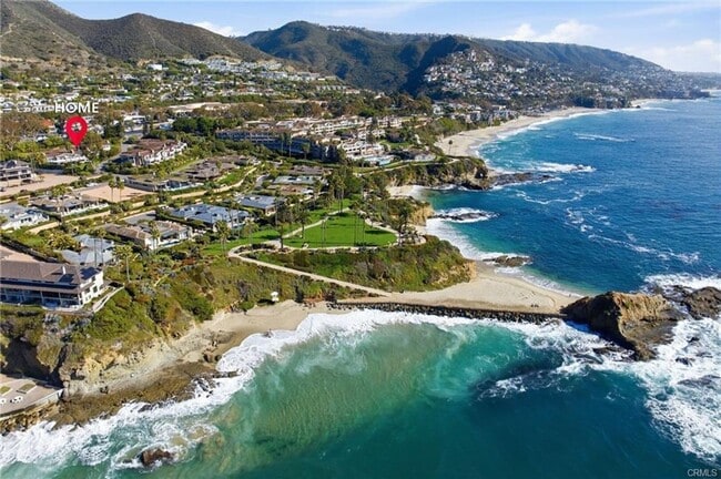 Building Photo - Charming Coastal Retreat in the Heart of Laguna Beach