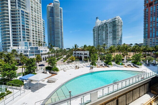 Building Photo - 1 Collins Ave