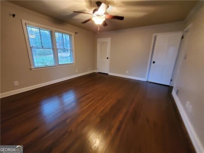 Building Photo - 4615 Mystic Dr NE