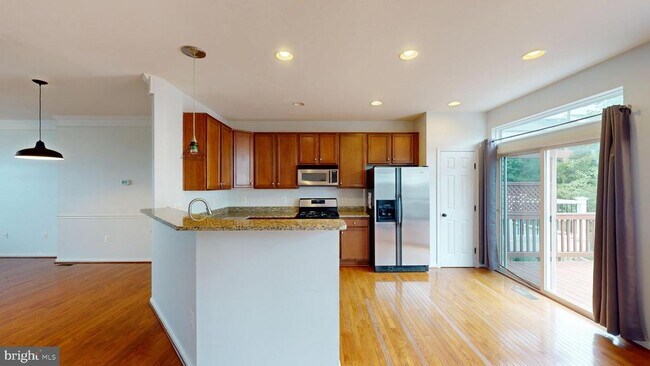 Building Photo - 502 Legrace Terrace NE
