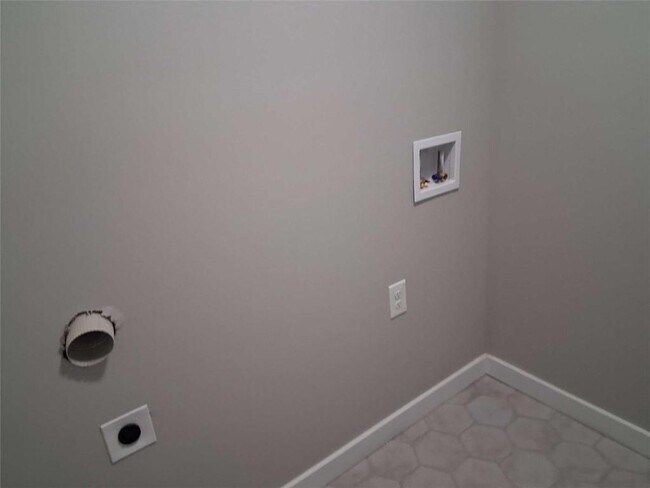 Building Photo - 3180 Tackett Rd