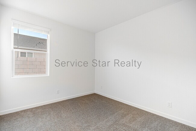 Building Photo - 5549 E Cinder Ln