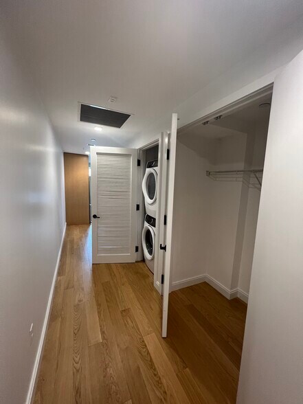 Building Photo - 83 Gardner St