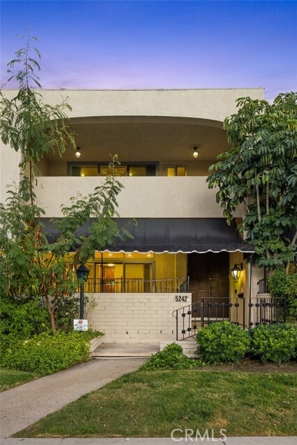 Building Photo - 5242 Lindley Ave