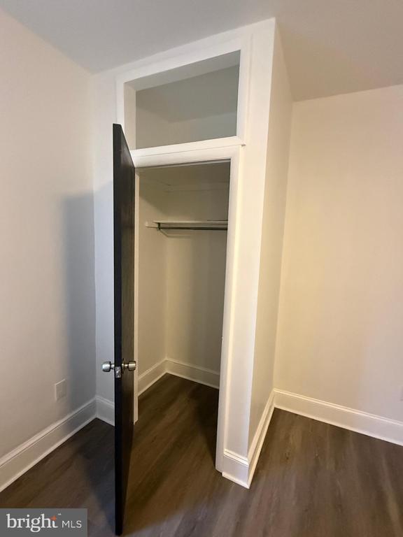 Building Photo - 4937 Walnut St