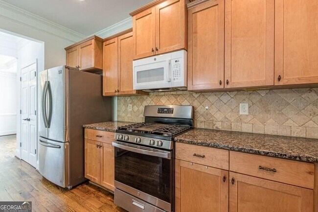 Building Photo - 1410 Eastland Rd SE