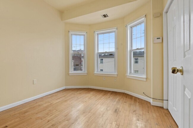 Building Photo - 155 Arlington Ave