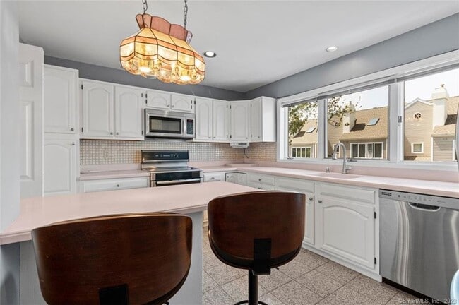 Building Photo - 47 Harbour View Pl