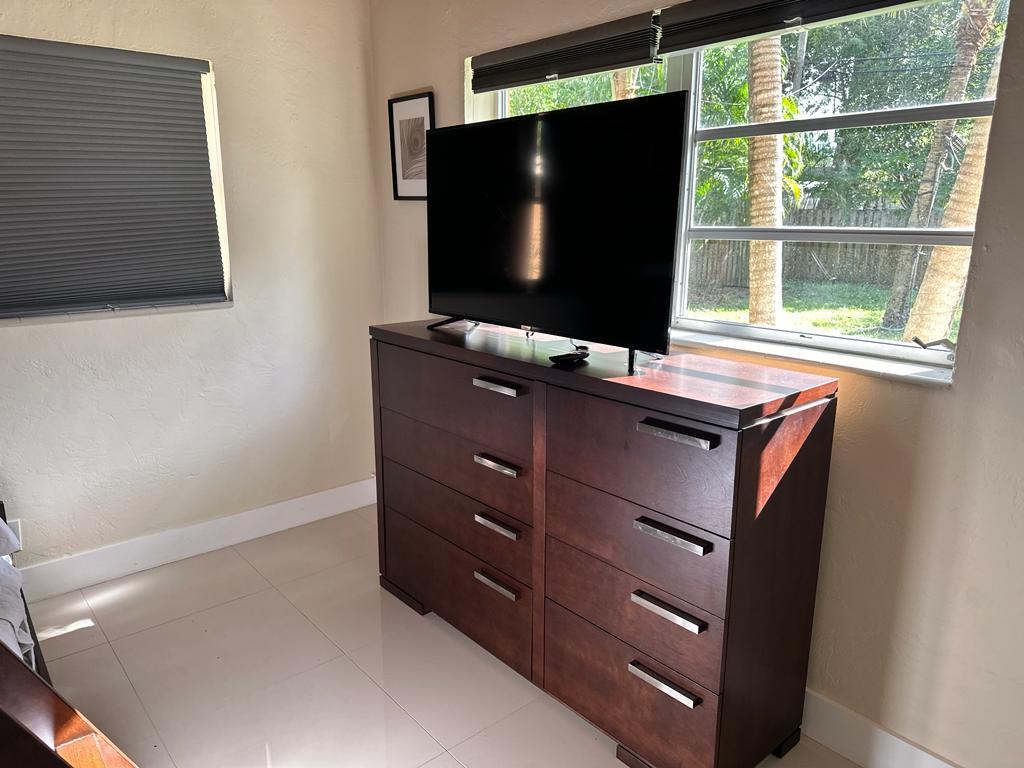 Building Photo - 370 Delaware Ave