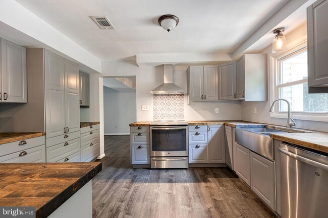 Building Photo - 1099 Snow Hill Ln