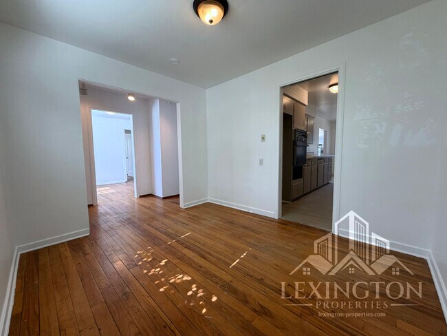 Building Photo - 3561 David Way