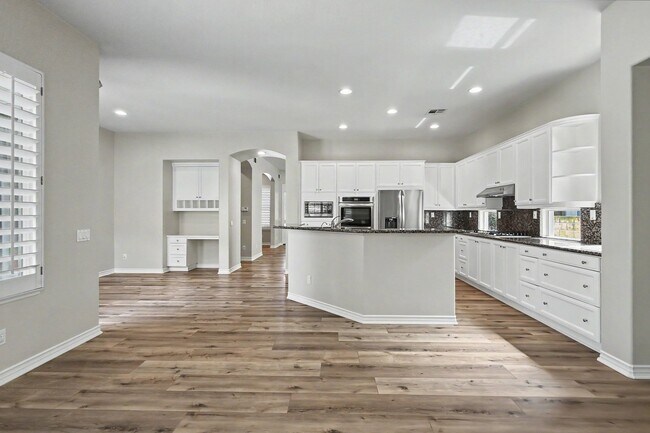 Building Photo - 4614 Via Del Rancho