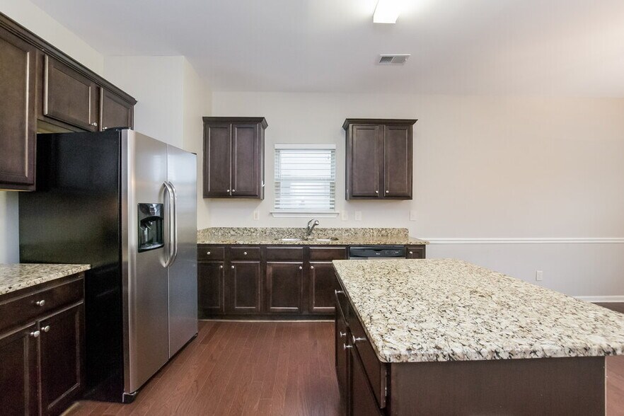 Building Photo - 68 Teramont Ct