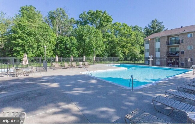 Building Photo - 816 Pecan Ct