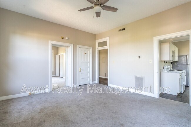 Building Photo - 602 Caswell Ave
