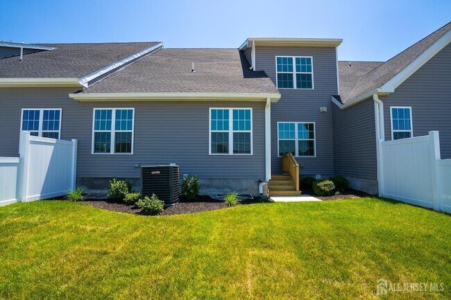 Building Photo - 3403 Jordan Dr