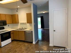 Building Photo - 13039 Hunters Moon