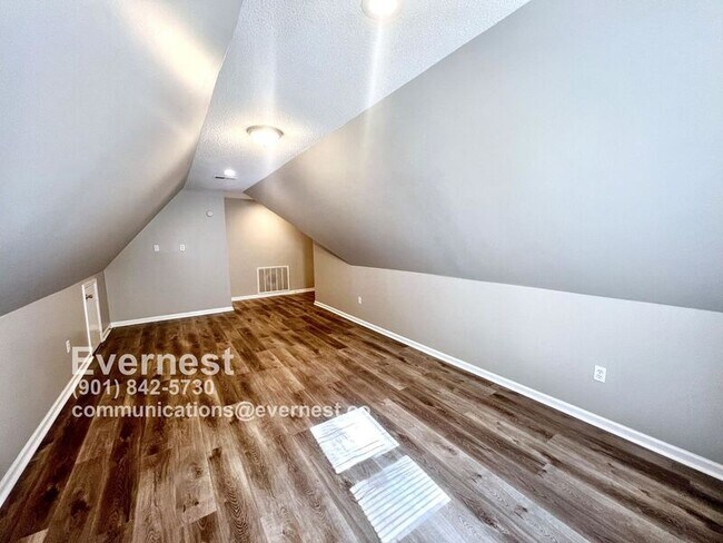 Building Photo - 9880 Seminole Dr