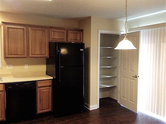 Building Photo - 1207 Meadowood Dr