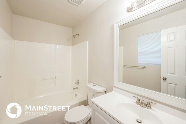 Building Photo - 4852 Shady View Dr
