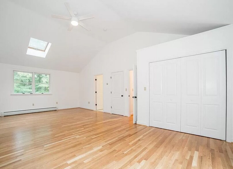 Building Photo - 39 Jackson St