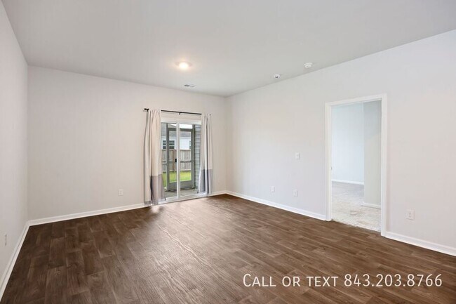 Building Photo - 103 Green Passage Ln