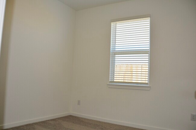 Building Photo - 18226 Norwood Groves Dr