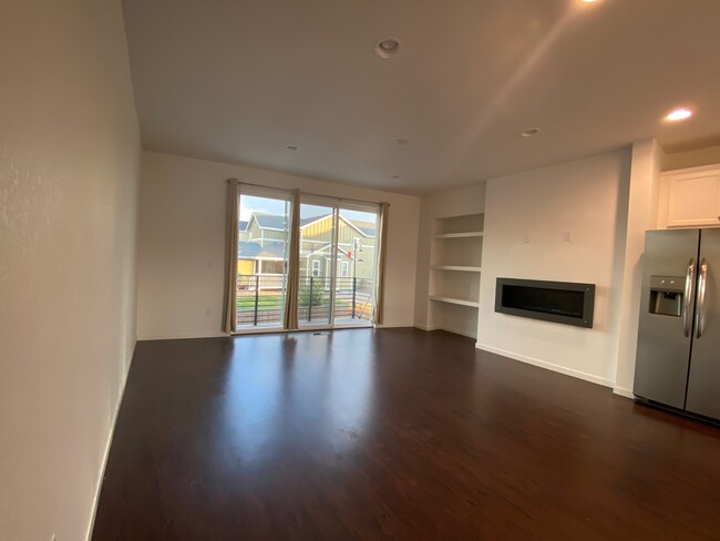 Building Photo - 2588 Meadows Blvd