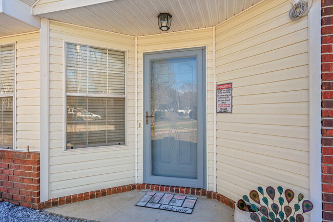 Building Photo - 2702 Beacon Ct