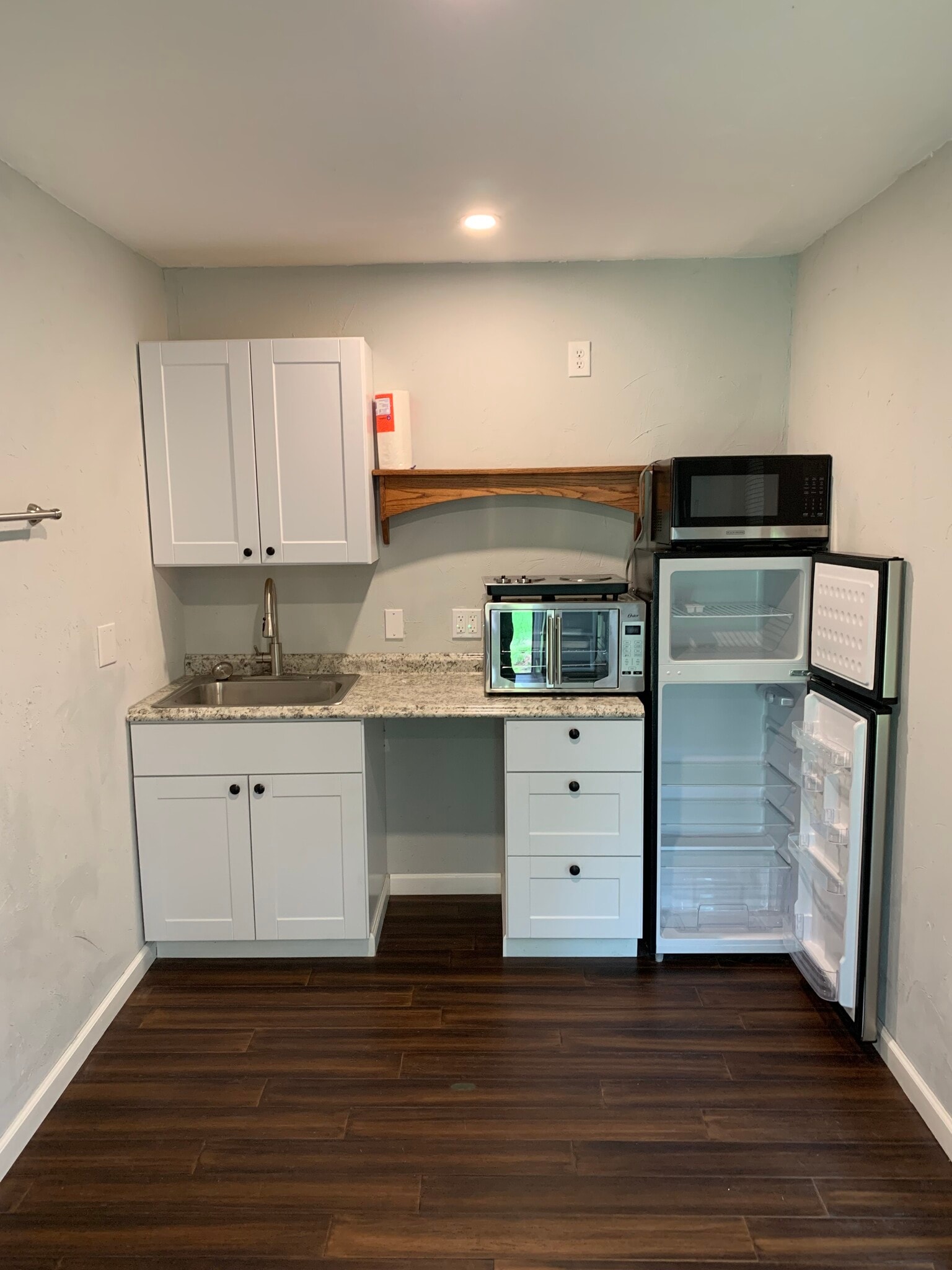 Building Photo - 220 Alamosa Ave