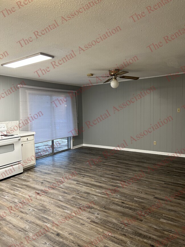 Building Photo - 2314 Lily Dr