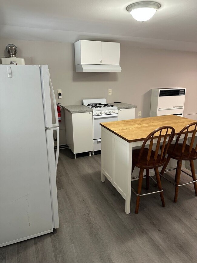 Building Photo - 4935 8th Ave