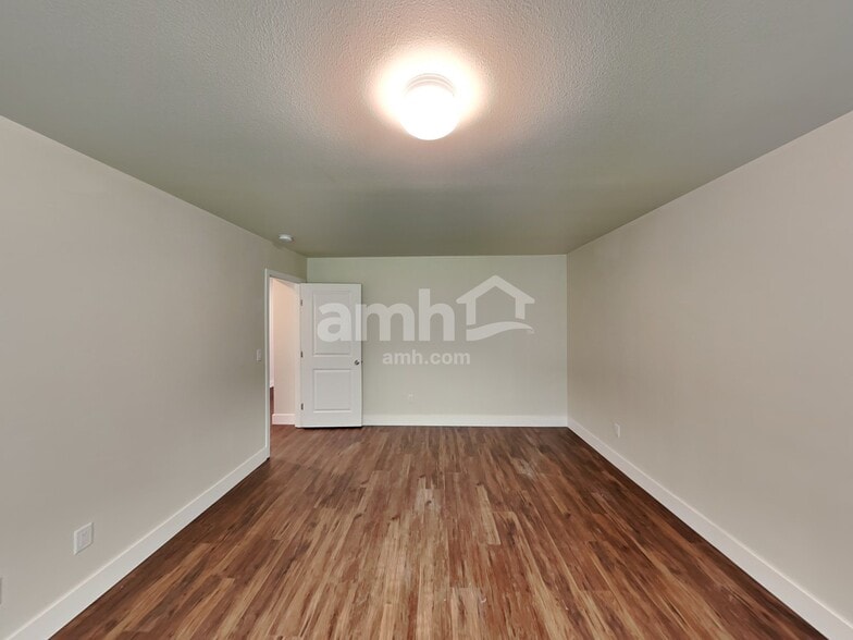 Building Photo - 1709 Blacktail Ln