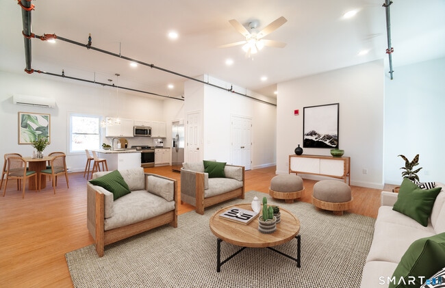 Building Photo - 1154 Poquonnock Rd