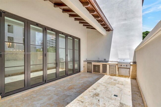 Building Photo - 2609 Anderson Rd