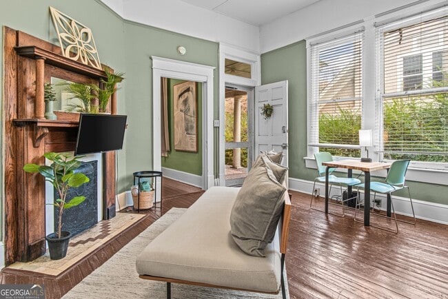 Building Photo - 693 Boulevard