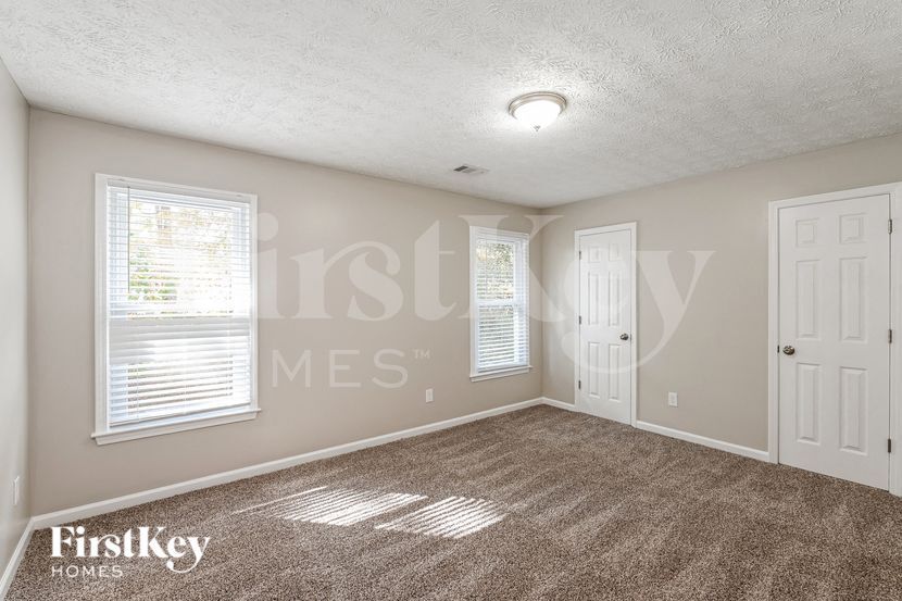 Building Photo - 1817 Emerson Lake Cir