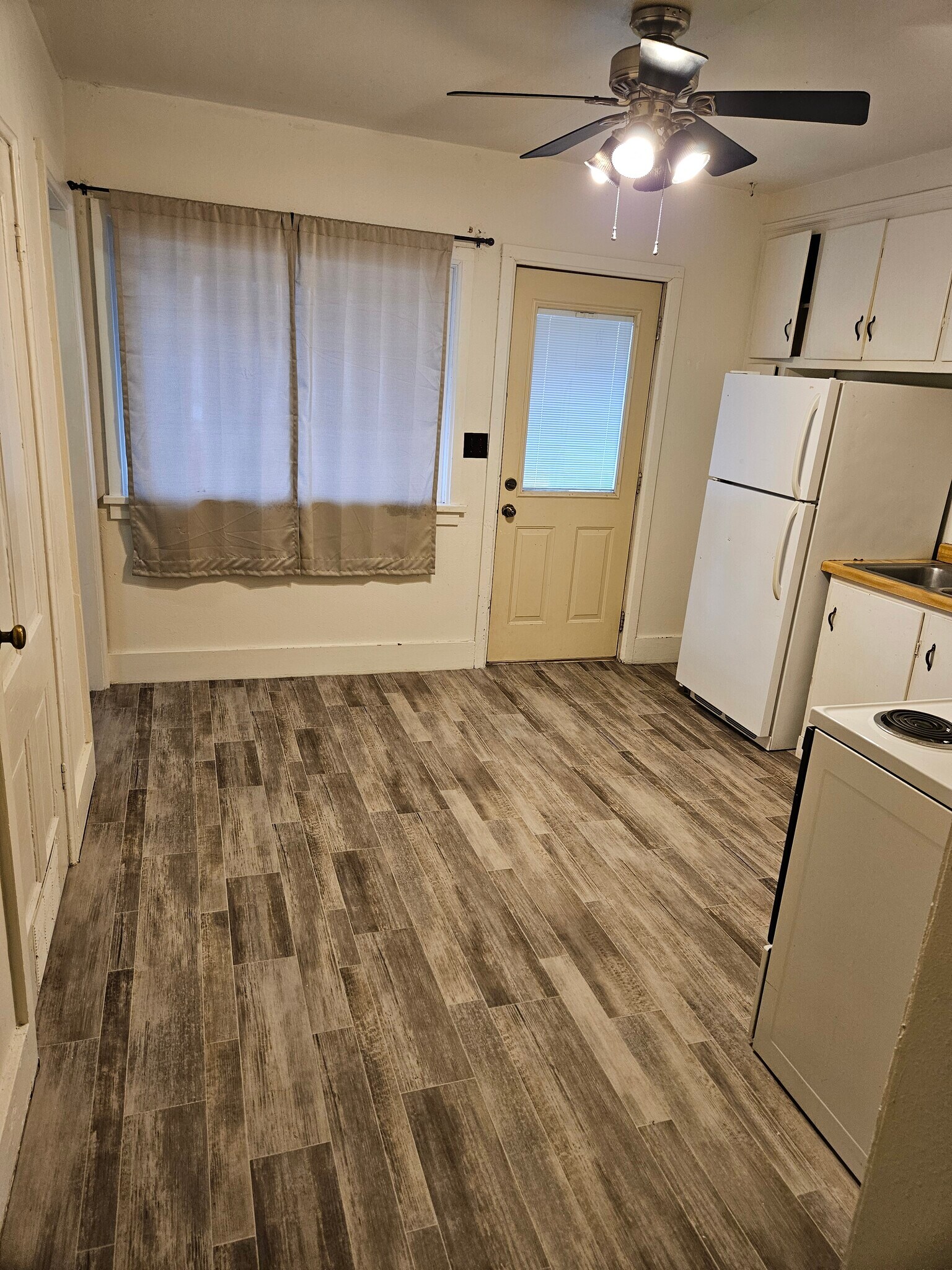 Building Photo - 1519 Avon St