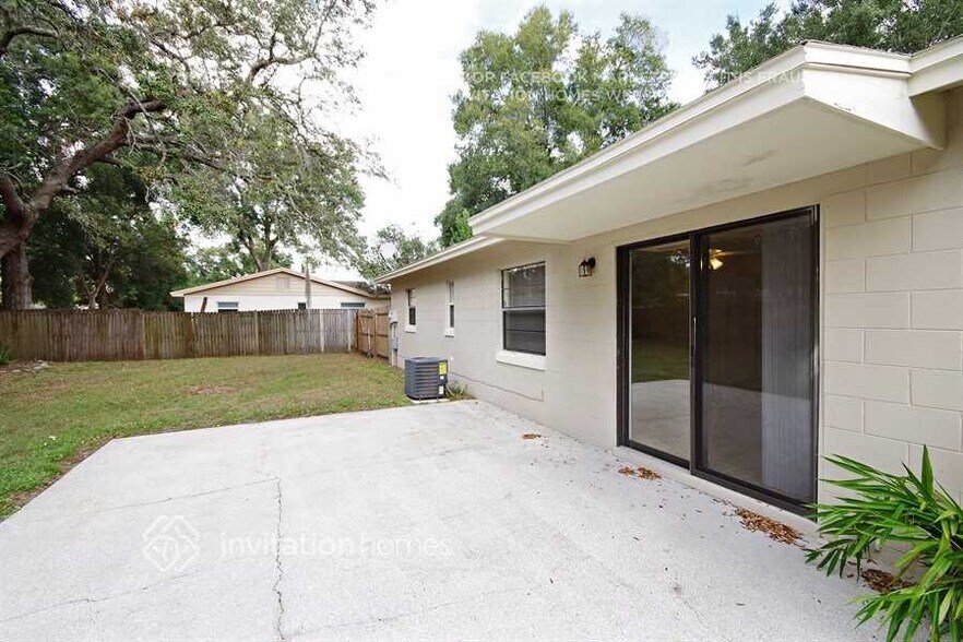 Building Photo - 816 Walnut Pl