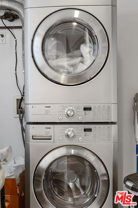 Building Photo - 7 Vicente Ter